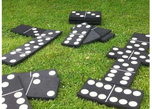 Jeu de dominos géants –